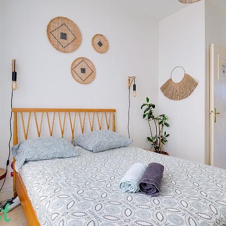 Charming Apartment With Cosy Balcony Old Port Марсель Экстерьер фото
